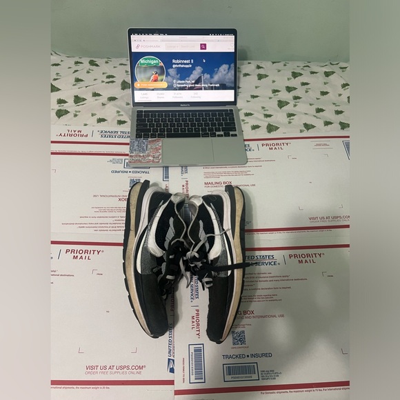 Rare vintage 2019 Nike sacai x VaporWaffle Black White